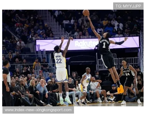 防守样板：文班的封盖夜教科书级演出震撼球迷！