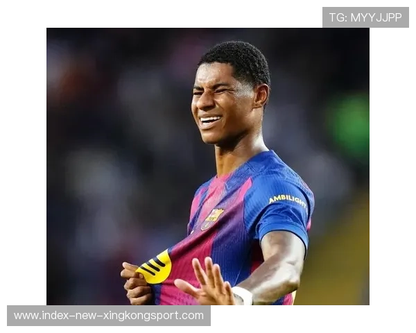 拉什福德远距挑射炸开对手城池